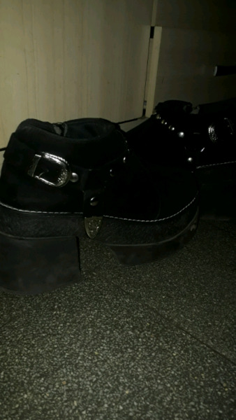 Zapatos cerrados negros