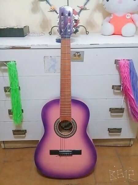 1 GUITARRA CRIOLLA