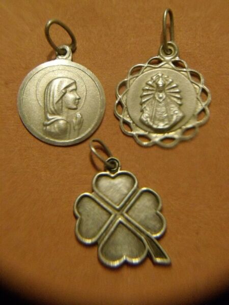 Dijes Medallas Trébol, Virgen Luján y Virgen Niña - Plata