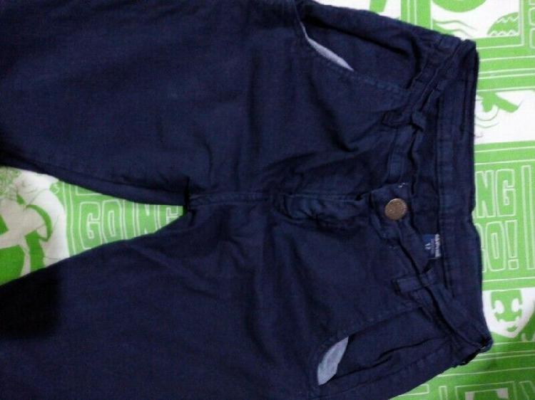 Pantalón y bermuda niño $250