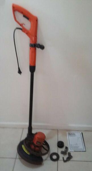 VENDO PODADORA / BORDEADORA BLACK & DECKER