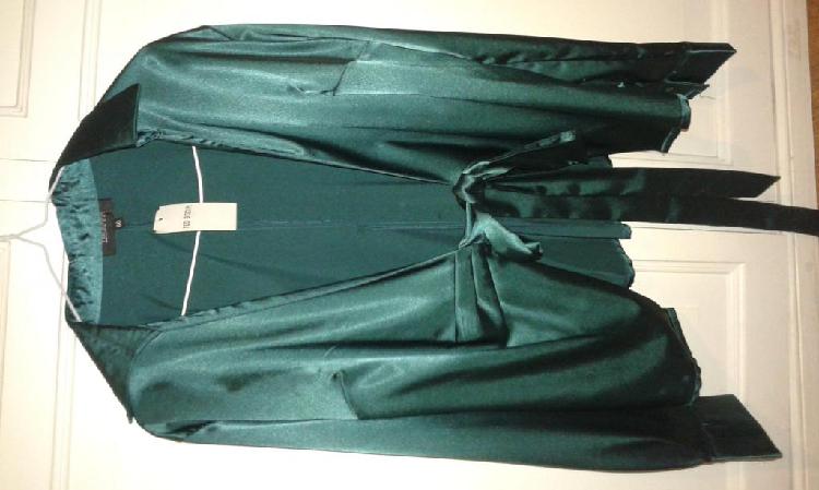 Camisa de raso verde esmeralda. HERMOSA!!!!