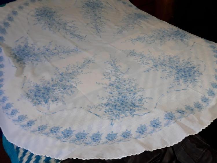 Mantel de algodón circular, con 7 servilletas haciendo