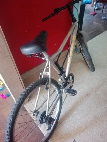 VENDO O PERMUTO BICICLETA RODADO 26