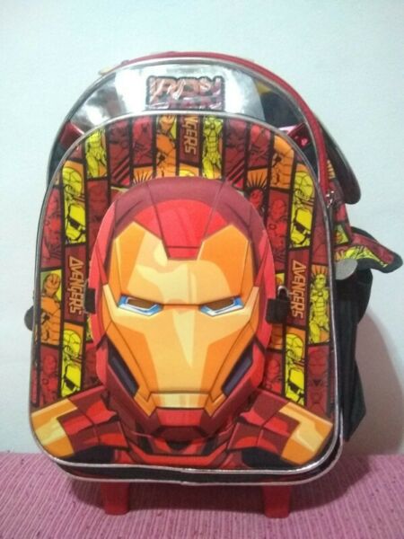 Mochila Iron Man 16'' con Carrito y Máscara Nueva