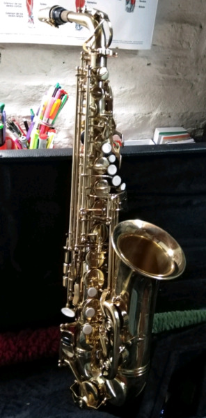 Saxofon alto Lark