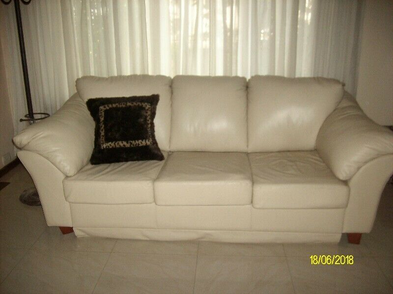 Sofa cama de cuero