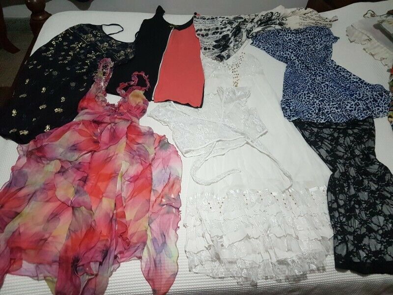 Vendo 8 vestidos $ .