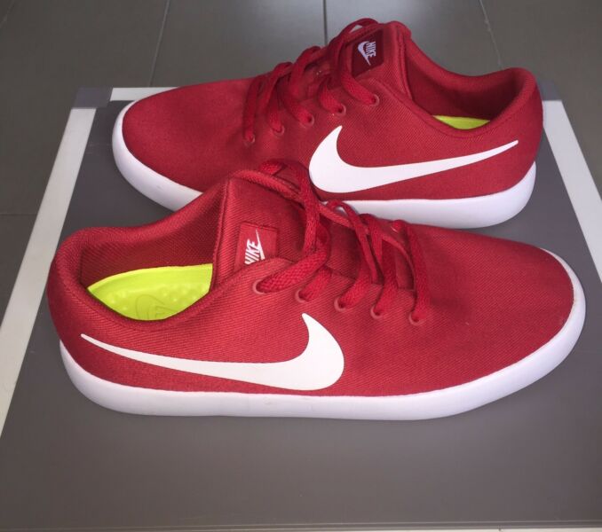 Vendo zapatillas nike! 9us!