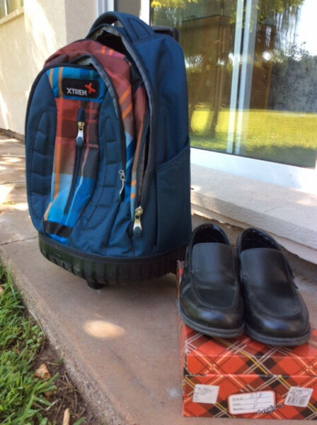 Zapatos y Mochila