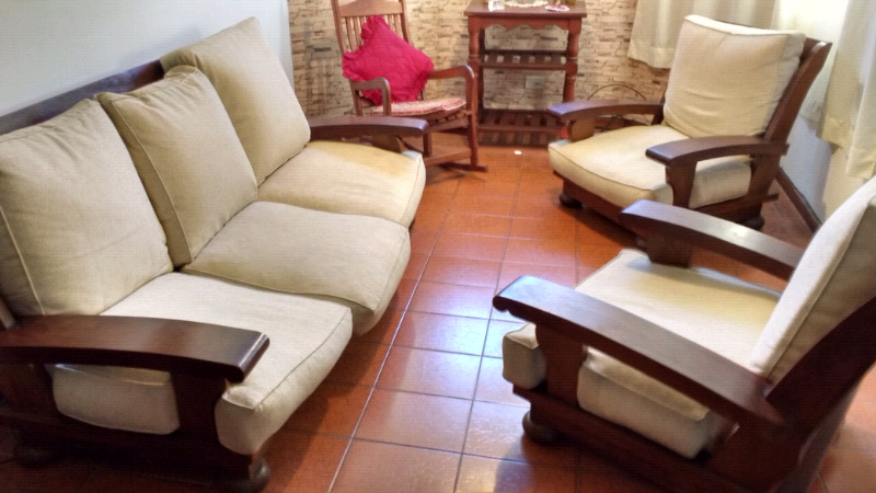 Juego de sillones de algarrobo impecables