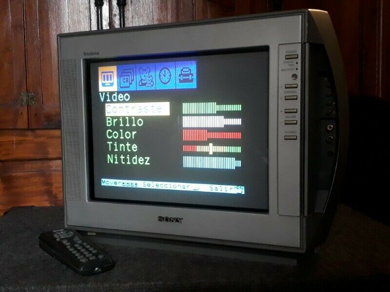 TV SONY Trinitron 14 pulgadas con control remoto