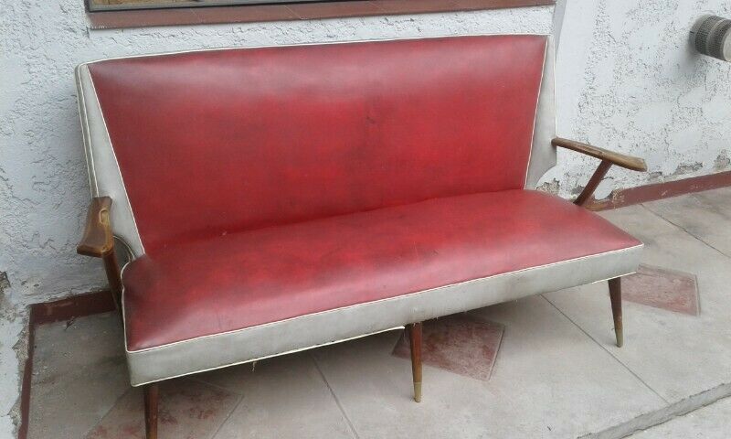 URGENTE!!! SE VENDE SILLÓN, ESCUCHO OFERTAS.