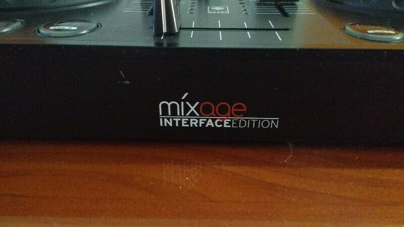 VENDO CONTROLADOR RELOOP MIXAGE