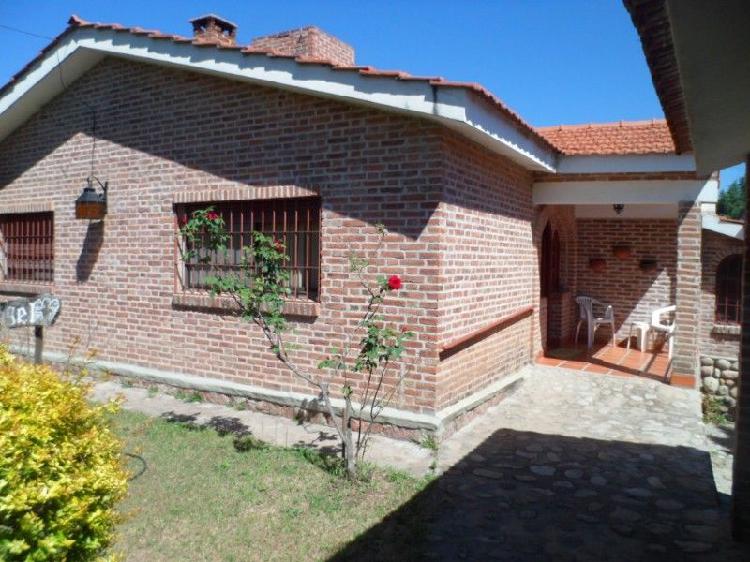 VENTA HERMOSA CASA EN NONO, A 4 CUADRAS DEL RÍO DE LOS