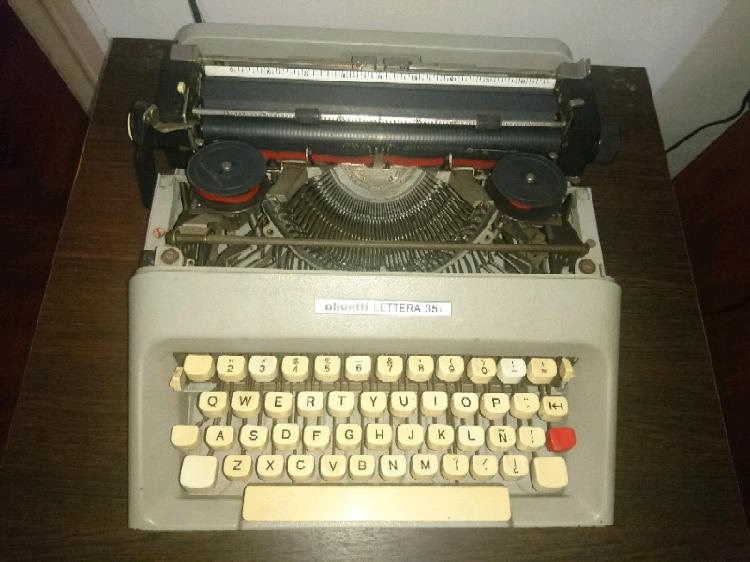 Maquina de escribir olivetti lettera 35