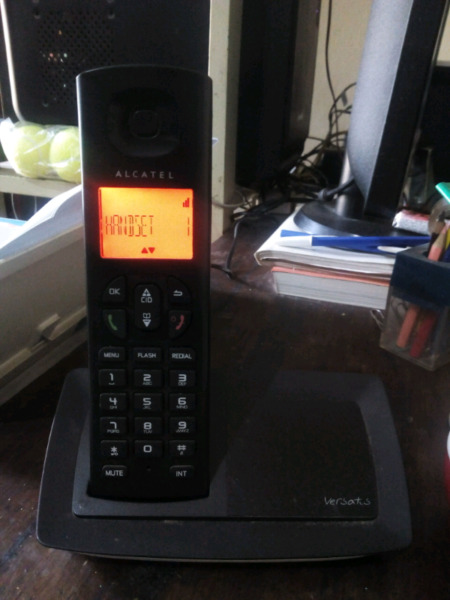 Teléfono inalámbrico Alcatel versatis E100