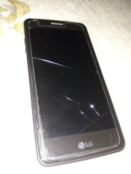 Celular LG K8
