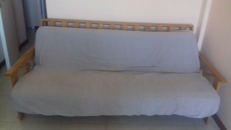 FUTON CON COLCHON Y FUNDA