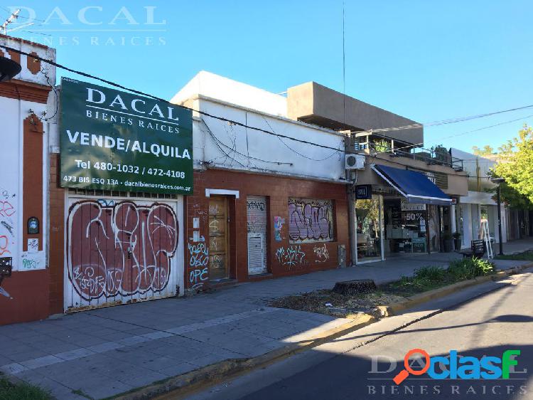 Local en venta en City Bell calle Cantilo e/ 13 A y 13 B