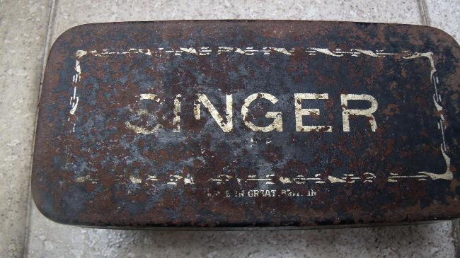 caja maquina coser singer accesorios muy antigua