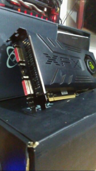 VENDO PLACA DE VIDEO RADEON HD  EN CAJA ORIGINAL $