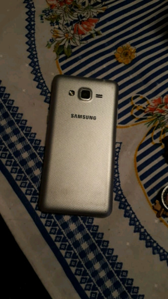 Vendo teléfono Samsung galaxy j2 prine