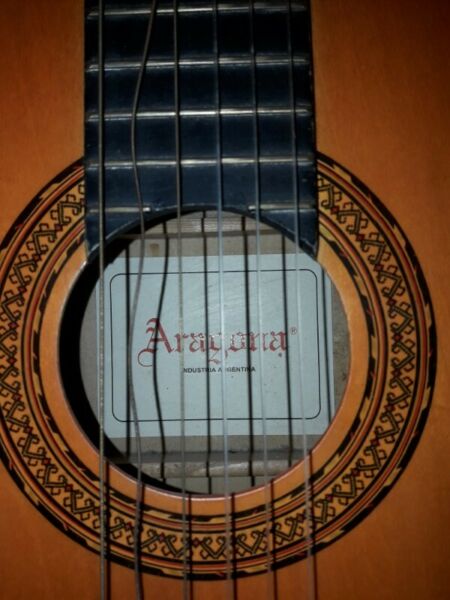 Guitarra criolla semiconcierto Aragona - Buen estado, solo