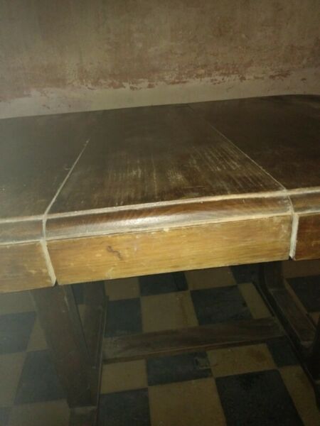 Mesa antigua. Muy buena