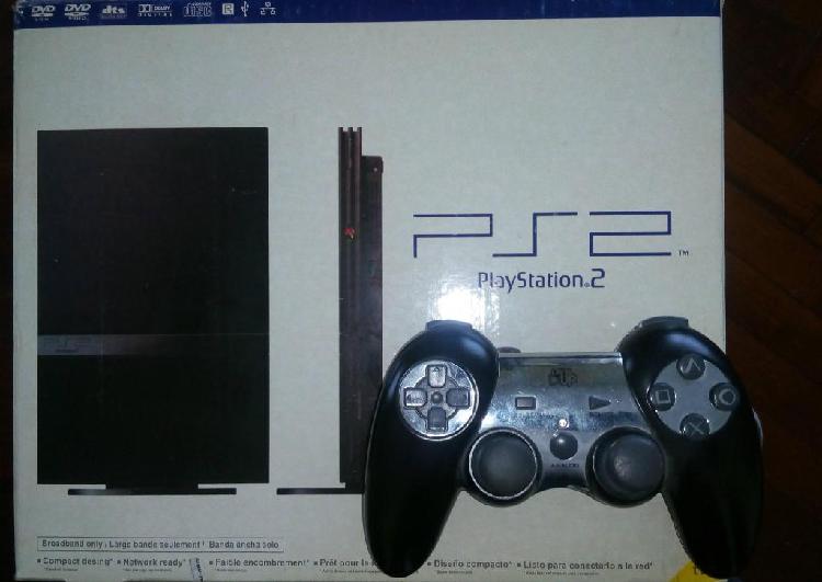 PlayStation 2 con comando Wireless y más de 30 juegos
