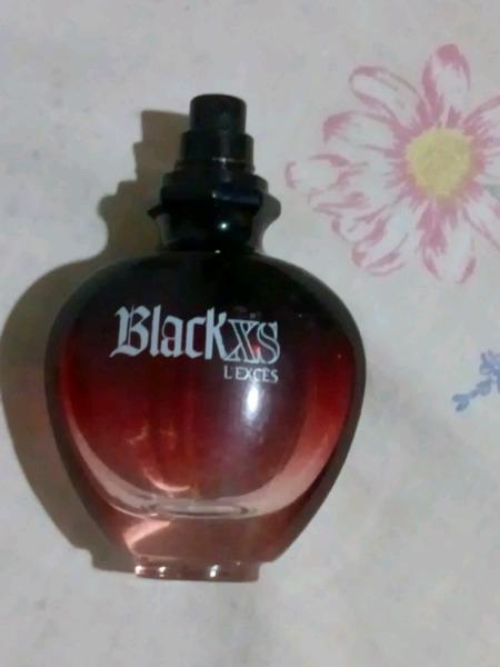 Vendo frascos vacios de perfumes