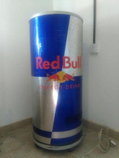 Heladera lata Red Bull