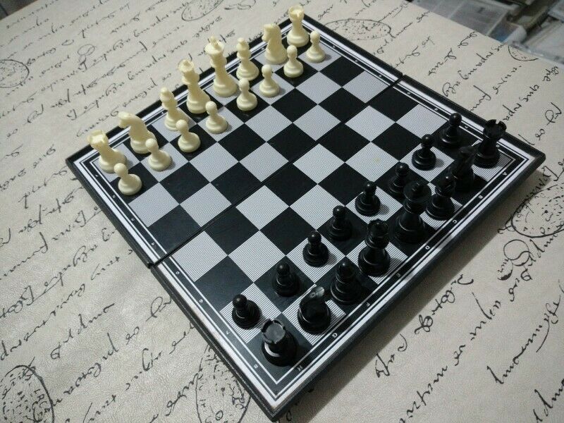 Juego de ajedrez imantado 25x25cm