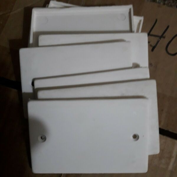 Tapas ciegas para cajas eléctricas de plástico, de 7cm x
