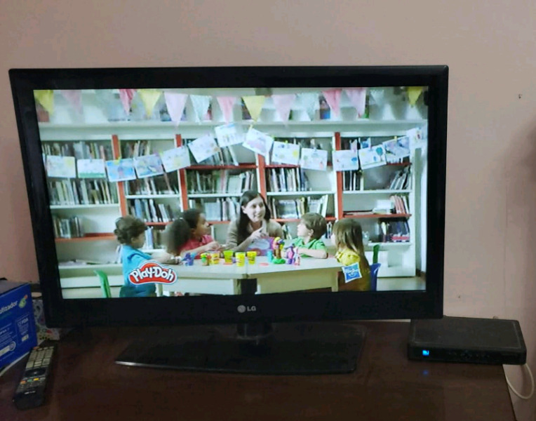 TV LED 32" LG CON DECO SMART TV