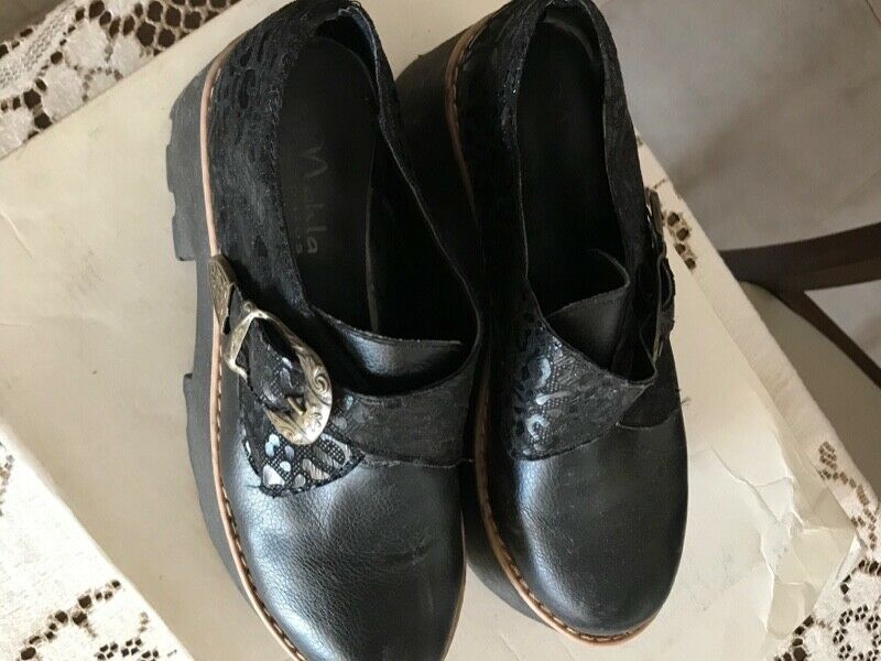 Zapato cerrado negro
