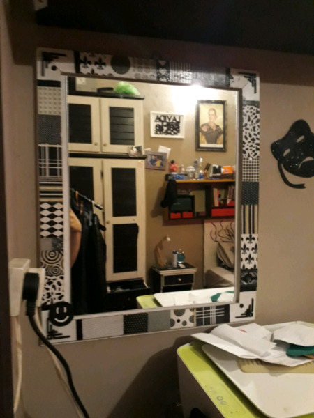 Espejos decorativos con marco decorado