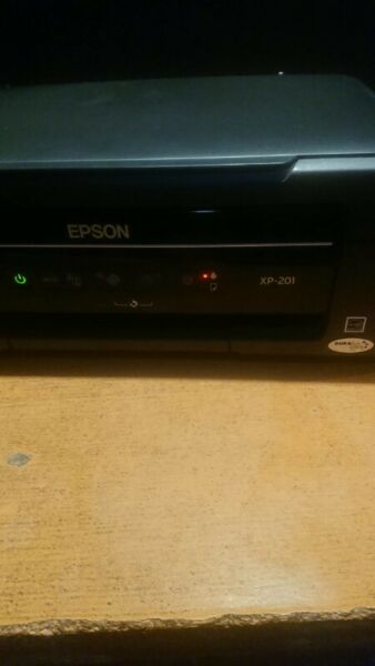 Impresora Epson Xp 201 Usada para repuesto no anda wifi