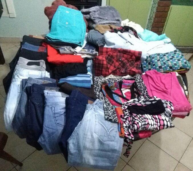 Lote ropa de mujer (65 prendas)