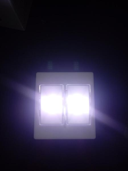 Luz de Emergencia Led de 2 Intensidades