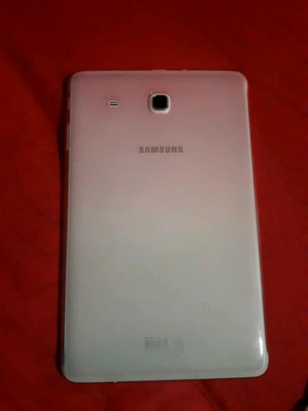 Tablet Samsung tab e
