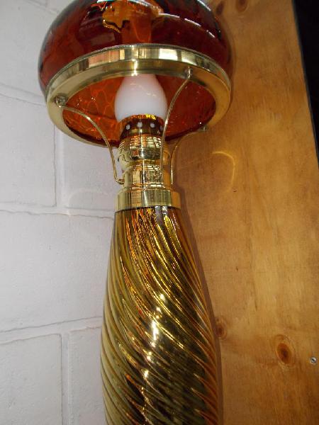 lampara muy antigua de vidrio y bronce