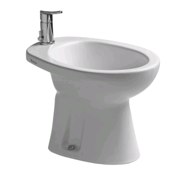 Bidet ferrum sin uso con grifería