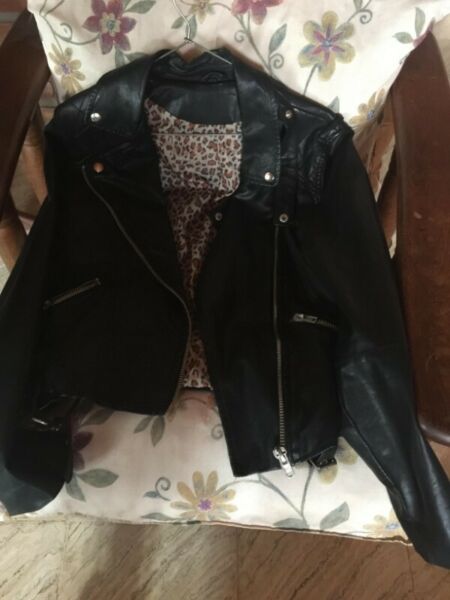 Vendo campera de mujer canchera excelente estado