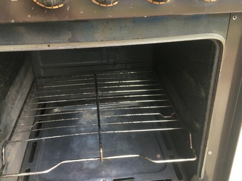 Vendo cocina en muy buen estado poco uso