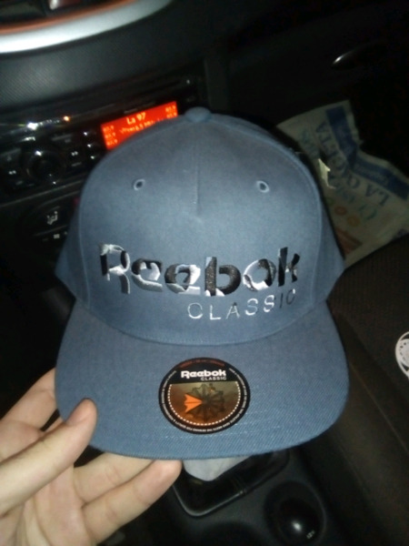 Vendo gorra Reebok classic original (sin uso, con etiqueta)