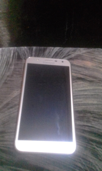 vendo celular Samsung galaxy j7 neo