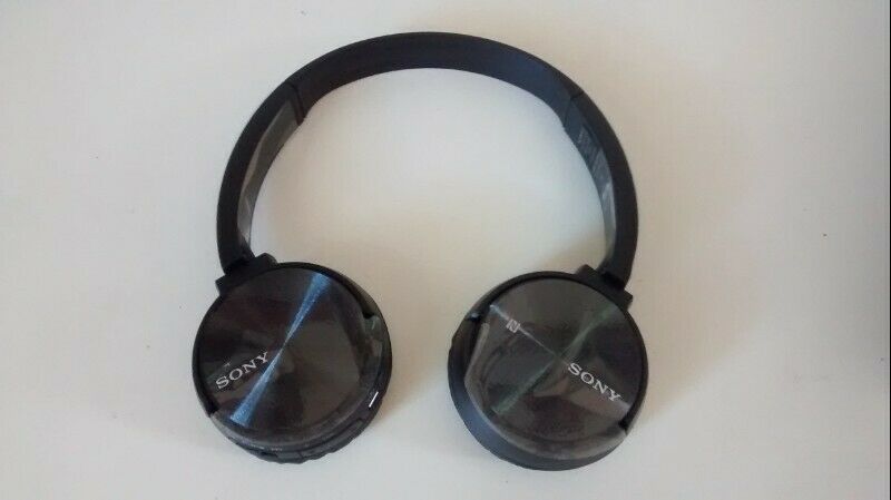 Auriculares Sony MDR-ZX330BT