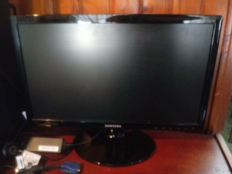 MONITOR SAMSUNG LED 19 HDMI,VGA,NUEVISIMO!!