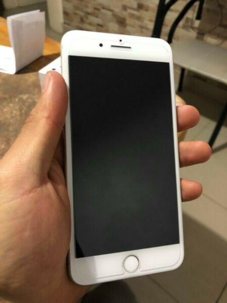Iphone 8 PLUS DE 64GB impecable!! tengo en blanco y negro!!